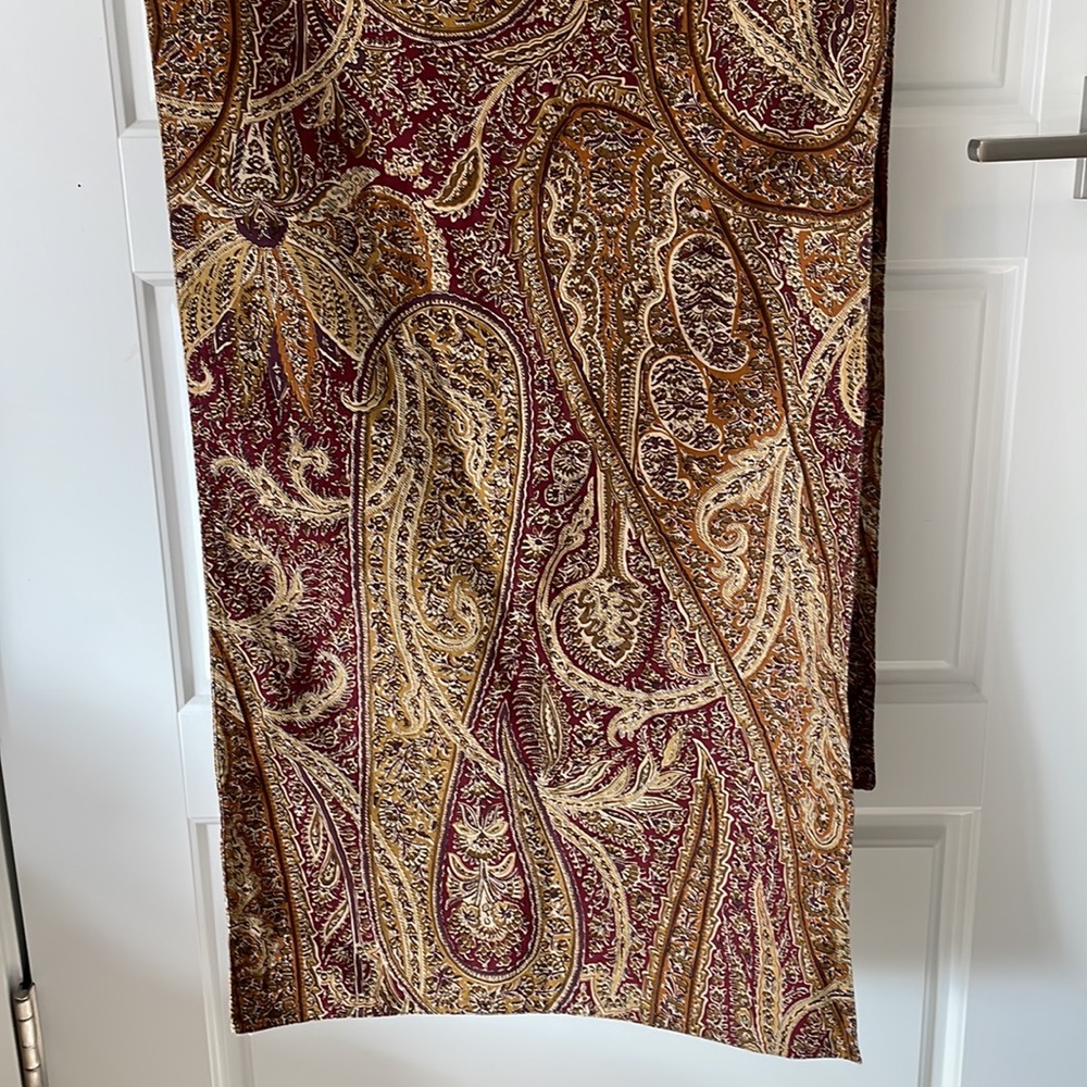 William Sonoma home paisley table runner, size 102” x 16”